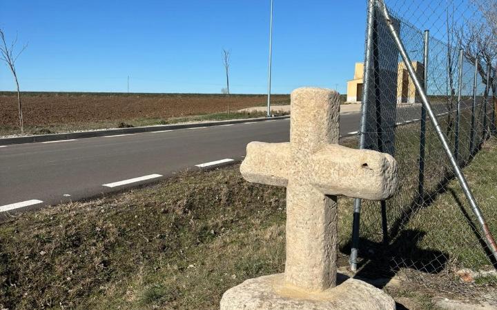 05 Cruz camino cementerio
